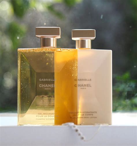 GABRIELLE CHANEL FOAMING SHOWER GEL .